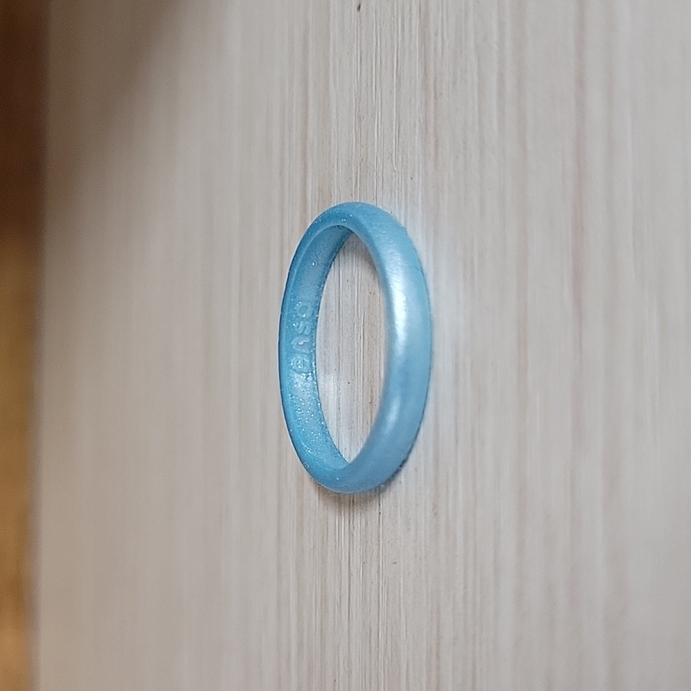 ENSO BLUE PEARL SILICONE RING, Metal Free
